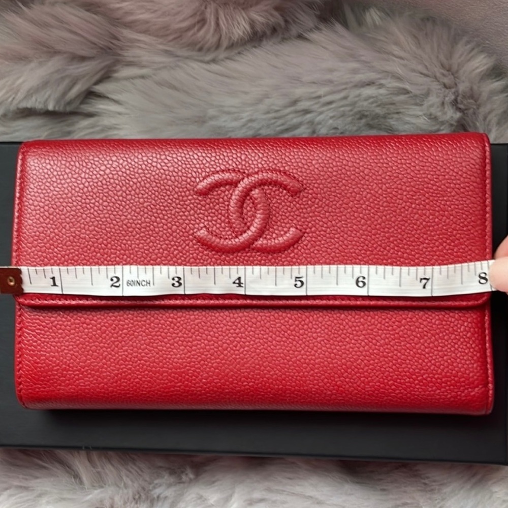 Authentic Chanel caviar red  clutch / wallet in pristine condition. - Picture 9 of 11